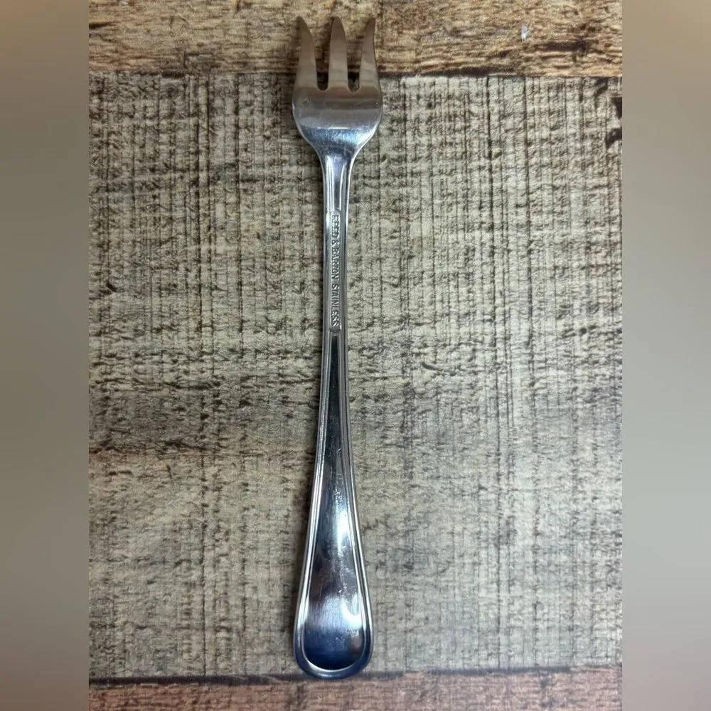Reed & Barton RDS 4 Outlined Cocktail Seafood Fork 5 5/8